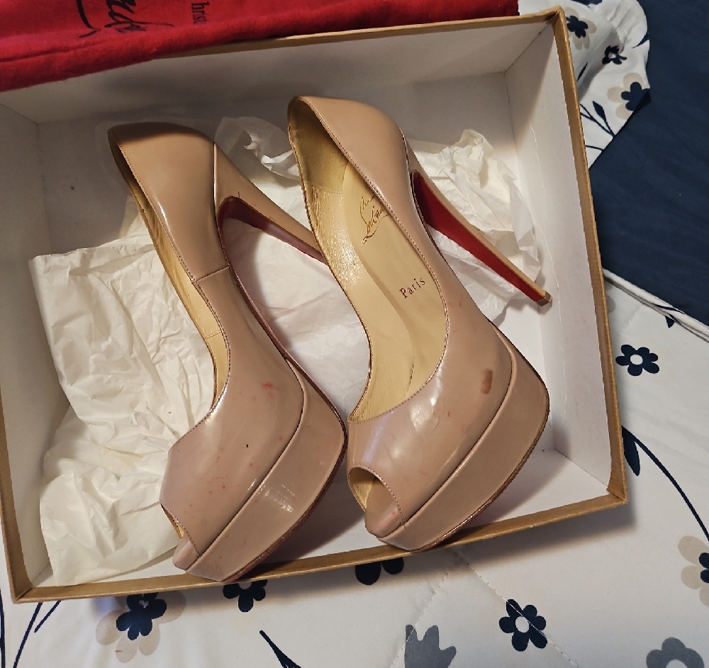 Christian Louboutin Blush Peep Toe Heels - Picture 11 of 11